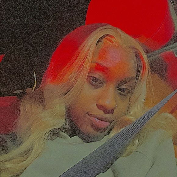 Meet your Posher, Kaci - Picture 3 of 3